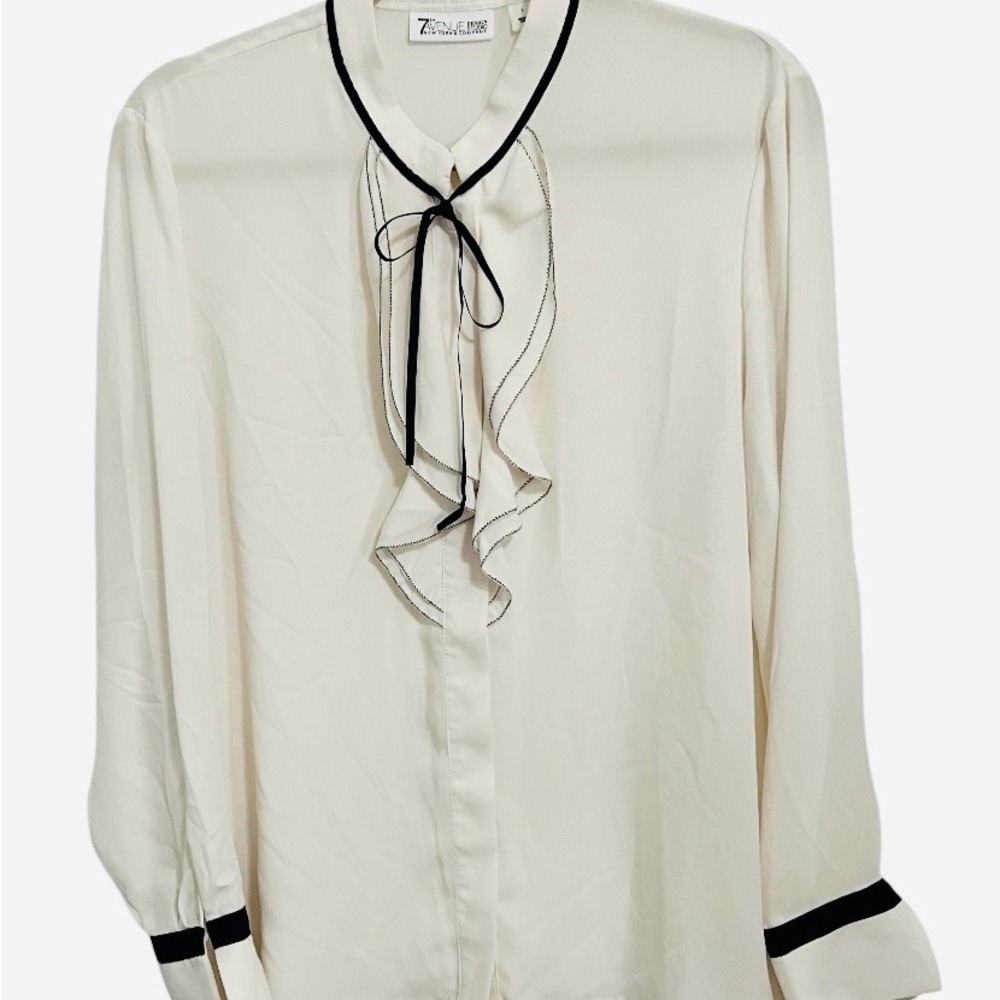 7th Ave Design Studio | Ivory Blouse w Black Trim | Size L | trendy | beautiful!